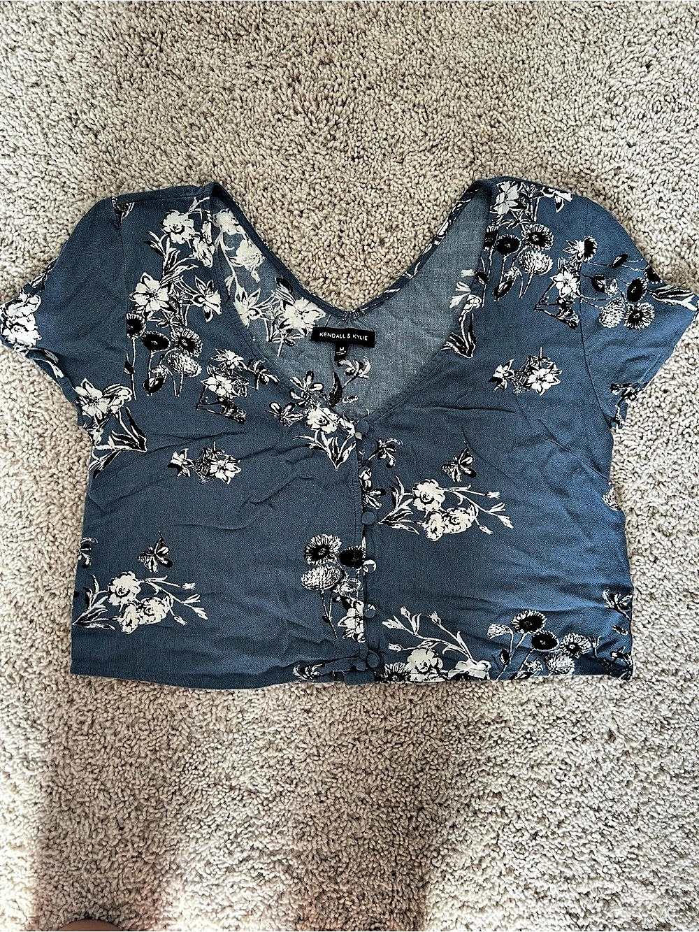 Kendall & Kylie Floral Button Front Blouse Blue & Black Medium